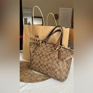 ✨Coach crossbody ✨